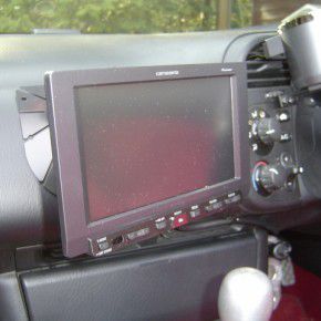 ホンダ S2000にパイオニアオンダッシュカーナビ[楽ナビ]の取付4