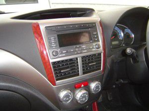 SUBARU 新型フォレスター パイオニア 楽ナビ　AVIC-HRZ099の取付 3