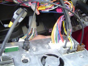 日産セレナに三菱カーナビNR-HZ750CD-DTVの設置 13 日産セレナに三菱カーナビNR-HZ750CD-DTVの設置 13