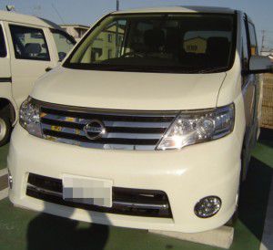 日産セレナに三菱カーナビNR-HZ750CD-DTVの設置 1