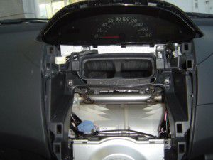 トヨタ ヴィッツ 20年式 三菱NR-HZ750CD-DTV  カーナビの取付 3
