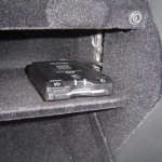 W203のグローブボックス内にETC車載器の取付