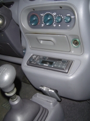 トゥインゴに設置されているETC車載器