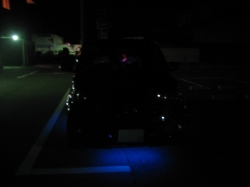 bBにネオン管の設置　夜間