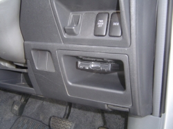 トヨタ　シエンタにパナソニック製ETC車載器の設置CY-ET909KD