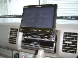パナソニック製ストラーダ　インダッシュモニターオープン状態