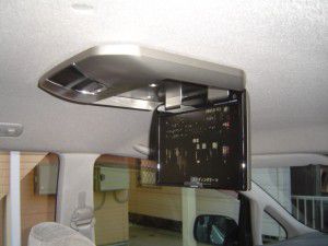 トヨタ　エスティマにアルパイン製フリップダウンモニターの取付