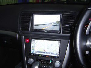 スバル　レガシーB4にカーナビの取付完了