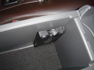 新型プリウスにETC車載器の取付