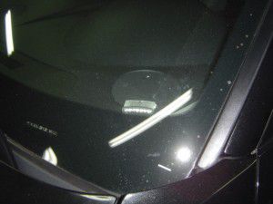 クライスラー300cにカーセキュリティーシステム　青色LEDスキャナ
