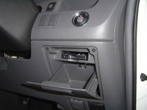 トヨタのノアにETC車載器の取付