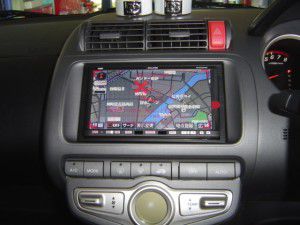 ホンダ　フィットにカーナビ　AVN550HDの取付完了