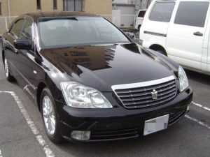 クラウンに純正バックカメラの取付