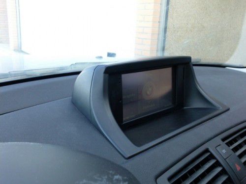 BMW with MIO V735TV-2