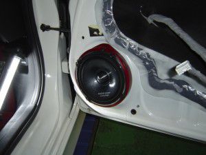 シビックにALPINE製スピーカー取付