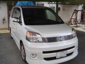 トヨタ　ヴォクシーに楽ナビの設置