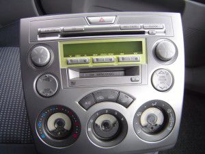 デミオ中期・前期型純正オーディオ